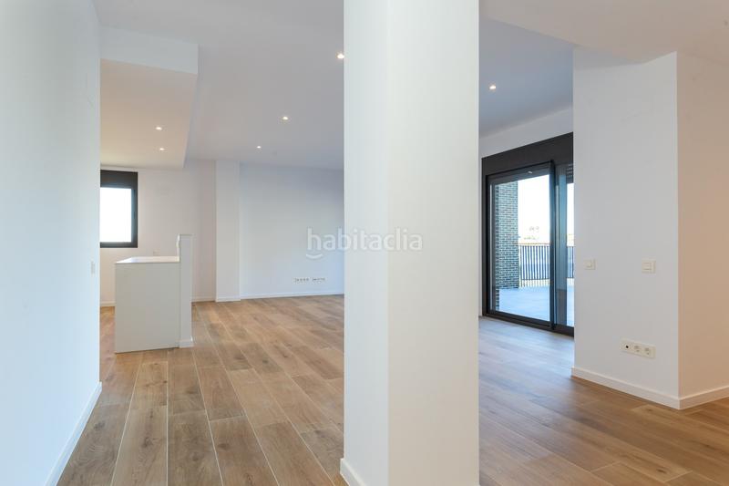 Foto 1d16f0e3-3289-41b7-8dbc-376ee6087b3e. Rent penthouse with heating parking pool in Finestrelles Esplugues de Llobregat