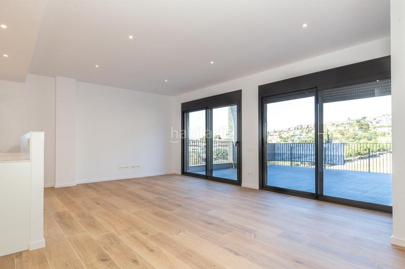 Foto 3cfc8b86-6b50-486c-ab95-a133cd7ed351. Rent penthouse with heating parking pool in Finestrelles Esplugues de Llobregat