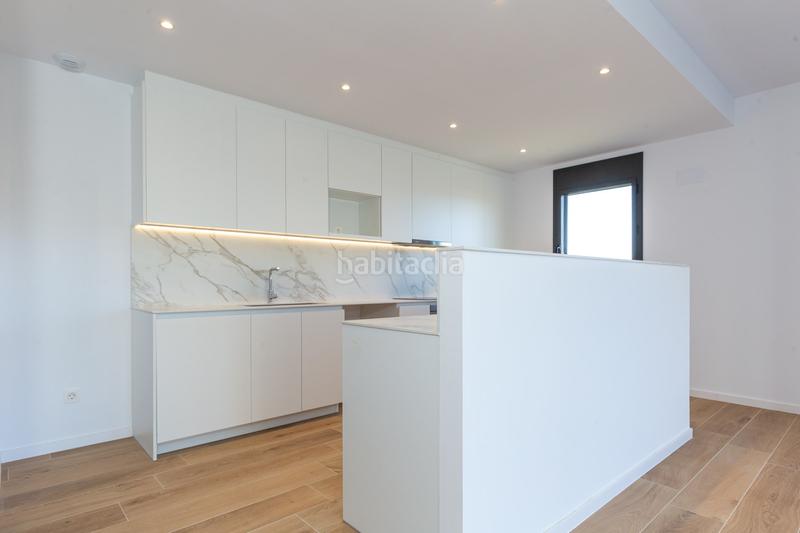 Foto 5c609e69-7b99-482a-bbab-20037730b68a. Rent penthouse with heating parking pool in Finestrelles Esplugues de Llobregat