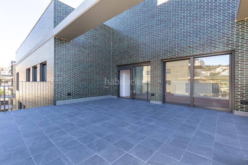 Foto f3205795-da87-49ee-a93b-df5f83e9e61f. Rent penthouse with heating parking pool in Finestrelles Esplugues de Llobregat