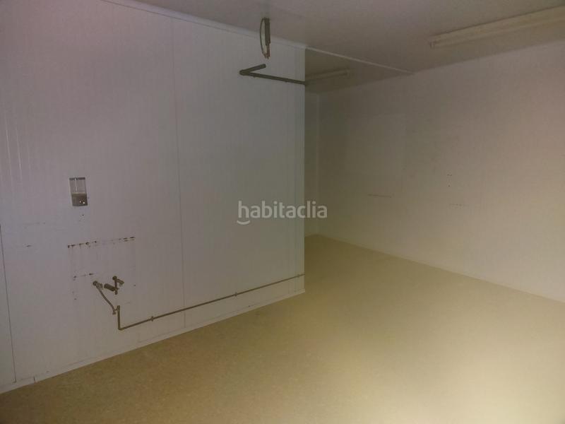 Foto 6b83b673-fce9-499b-bb9f-0b8f2a2ed3e2. Local comercial en Torrent d'en Pere Parres Terrassa