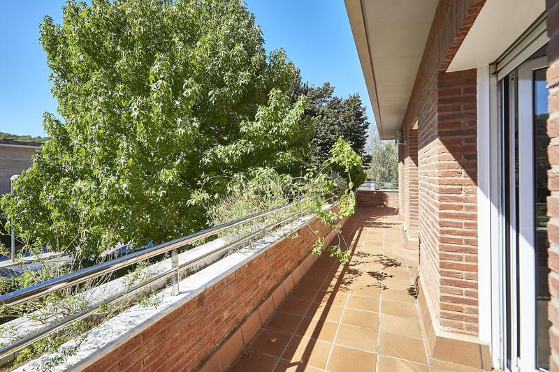 Foto f56f6b1f-376f-4165-9673-132c8d8e99c8. Casa pareada en Golf-Can Trabal Sant Cugat del Vallès