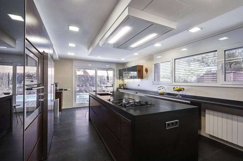 Foto 9ede415d-93fc-4440-b8af-33d25cc3b756. Maison jumelée avec chauffage parking piscine dans Golf-Can Trabal Sant Cugat del Vallès