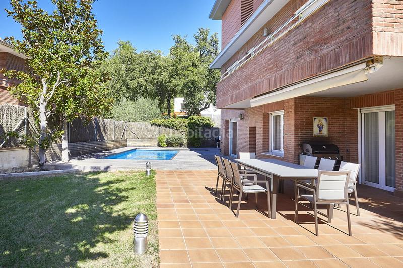 Foto e42ace2e-d60e-4574-9402-e072e34093c8. Maison jumelée avec chauffage parking piscine dans Golf-Can Trabal Sant Cugat del Vallès