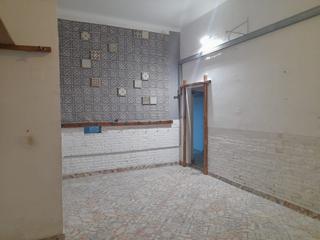Local Comercial a DE LES CORTS CATALANES