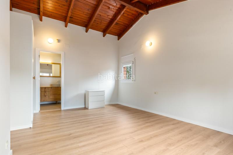 Foto 493e0c5c-2c8f-4d0c-8f5c-87e418c2d4a1. Casa amb calefacció aparcament piscina a Valldoreix Sant Cugat del Vallès