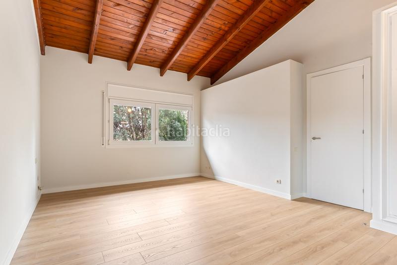 Foto 57a3a75a-4d17-4d3d-9cde-53c52f7cd6b7. Casa amb calefacció aparcament piscina a Valldoreix Sant Cugat del Vallès