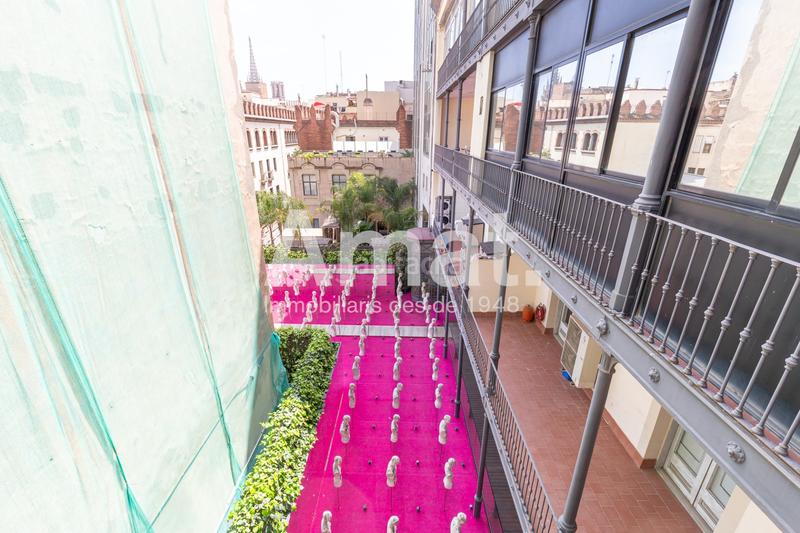 Foto e5cf5a57-cad7-4d03-8abb-856a526d063f. Miete büro in Gòtic Barcelona