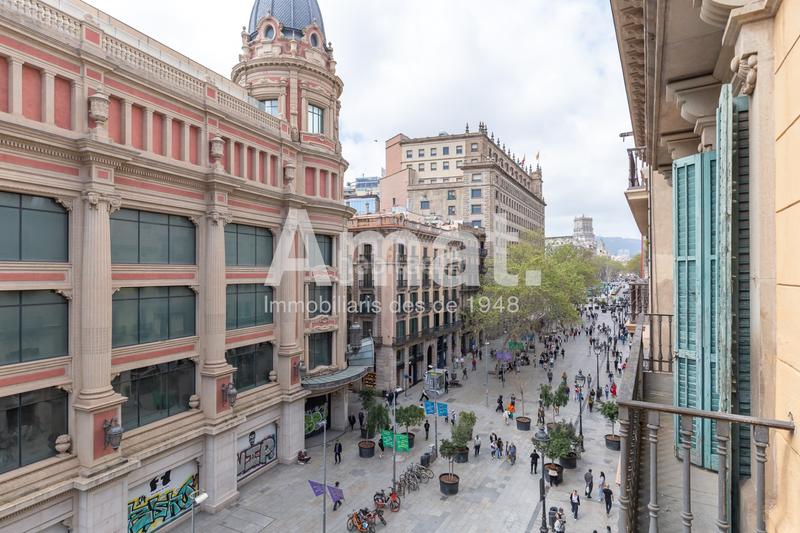 Foto e956adea-38b9-49b1-81ad-aa024b773d99. Miete büro in Gòtic Barcelona