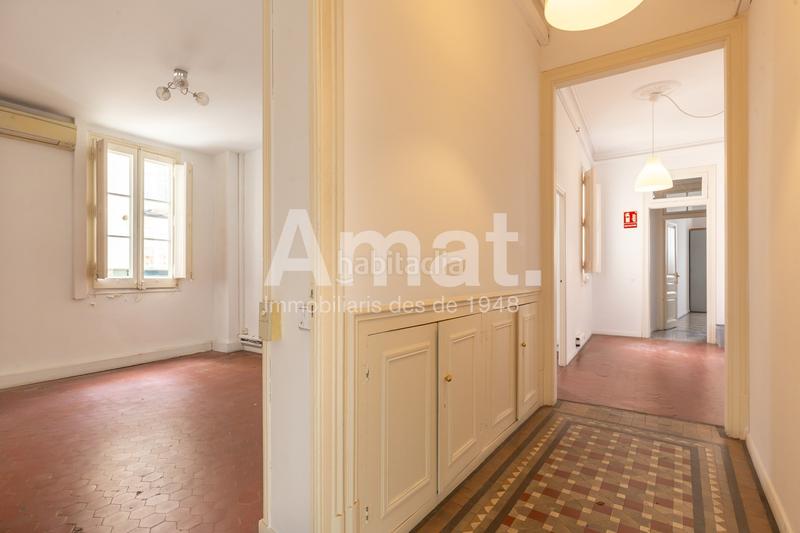 Foto f6e2f38c-2967-41d6-9ad5-3ee57c050921. Miete büro in Gòtic Barcelona