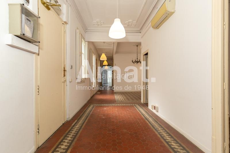 Foto 60ea94bf-5737-4d72-a0bd-a06d4f069335. Rent office space in Gòtic Barcelona