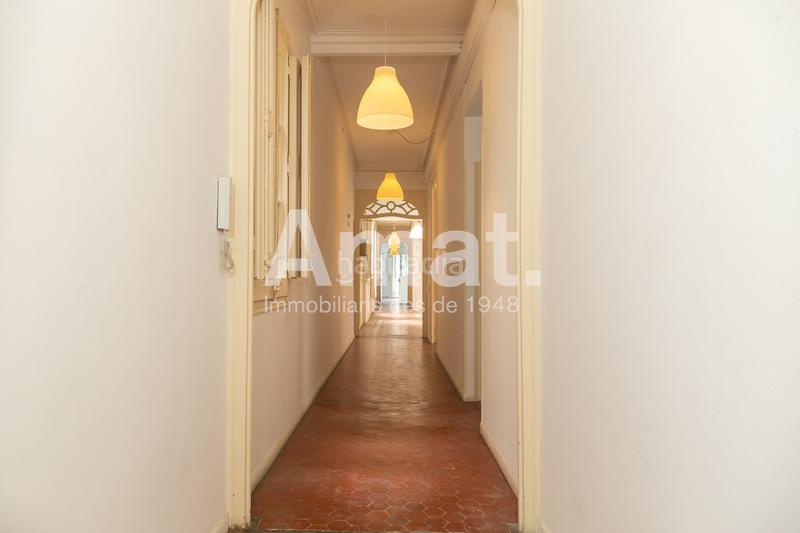 Foto ae6b80e9-104e-4b8b-8c92-b0bc4fd3b9d8. Rent office space in Gòtic Barcelona