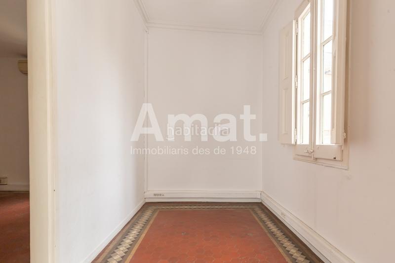 Foto 3e23cc35-547c-4e13-9609-a12eb0a09986. Alquiler oficina en Gòtic Barcelona