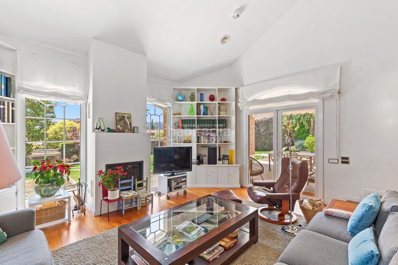 Foto bdb5cccb-ae75-414c-ac68-4f264db18592. Casa amb calefacció aparcament piscina a Valldoreix Sant Cugat del Vallès