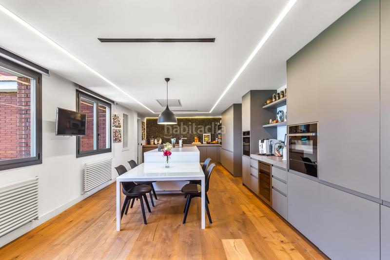 Foto 3b1fe5d5-4dd0-41da-9752-c993eb215283. Appartamento con riscaldamento parcheggio piscina in Barcelona