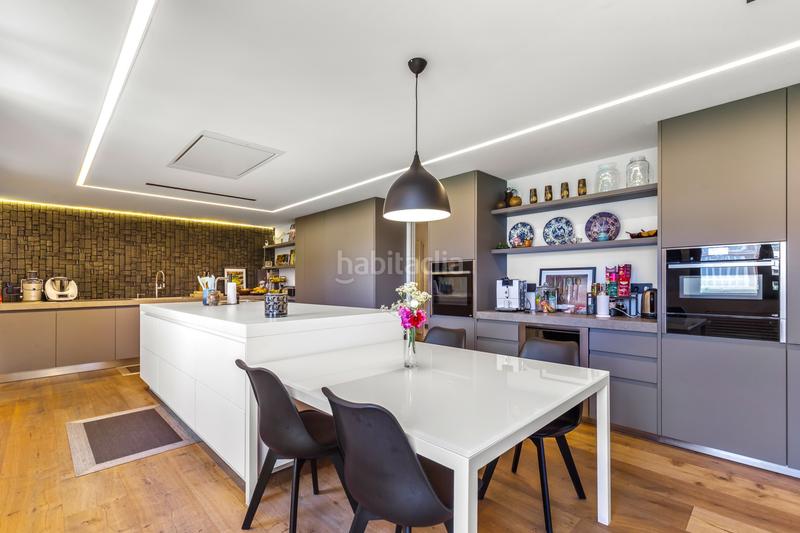 Foto b6536274-6000-45b0-8a44-80b9fc0c4027. Appartamento con riscaldamento parcheggio piscina in Barcelona