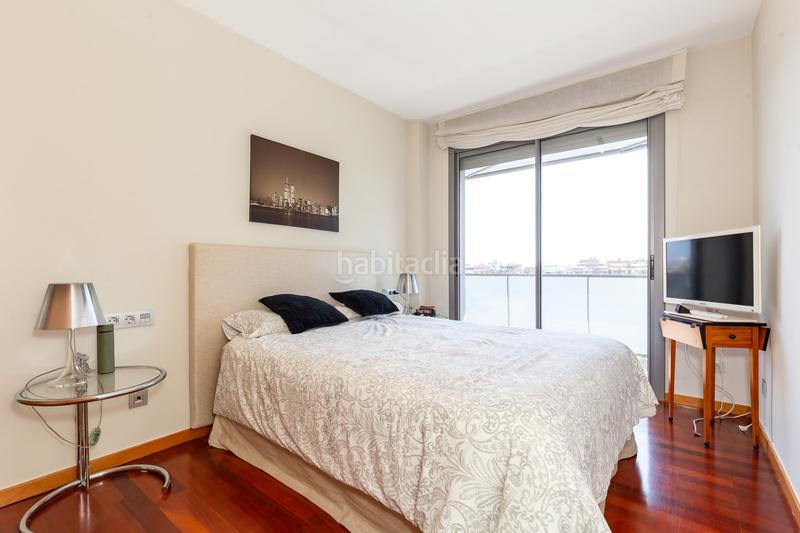 Foto 2aa4e5aa-c0e1-43d4-b164-05b7e2da21f1. Etagenwohnung mit heizung parking in Can Clota Esplugues de Llobregat