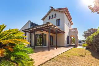 House in DE LA MERLA