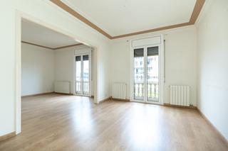 Appartement à DE LES CORTS CATALANES
