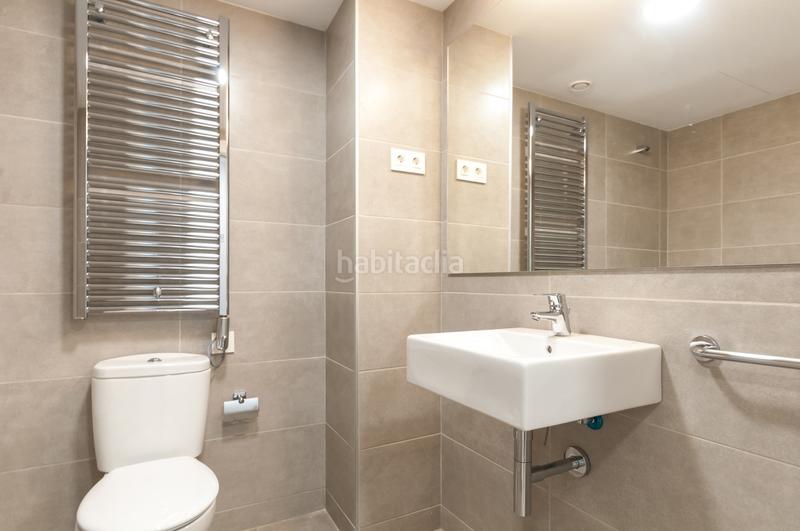 Foto 0304d4be-7d53-4d40-93c7-1a91a38bfadd. Rent ground floor with heating parking pool in Mas Lluí - Els Miralls Sant Just Desvern