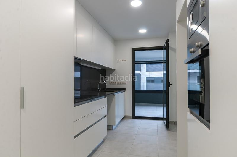 Foto 37cadbe8-d023-48fe-90ee-78d34638bb1f. Rent ground floor with heating parking pool in Mas Lluí - Els Miralls Sant Just Desvern