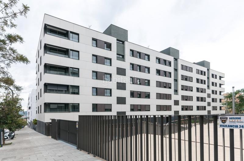 Foto 469bcea8-c0fc-4cd8-b5e6-91986764b137. Rent ground floor with heating parking pool in Mas Lluí - Els Miralls Sant Just Desvern