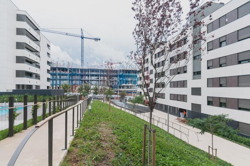 Foto 7a5509ff-86e9-4447-b63c-d919bfe7ce02. Rent ground floor with heating parking pool in Mas Lluí - Els Miralls Sant Just Desvern