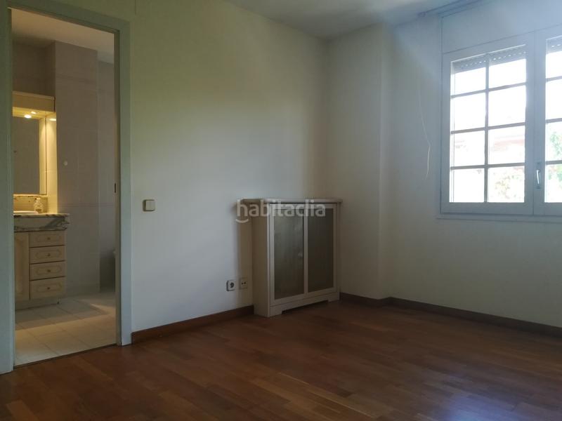 Foto b08fad46-f7c1-4bee-ace5-11383797f85a. Semi detached house with heating parking in Eixample Sant Cugat del Vallès