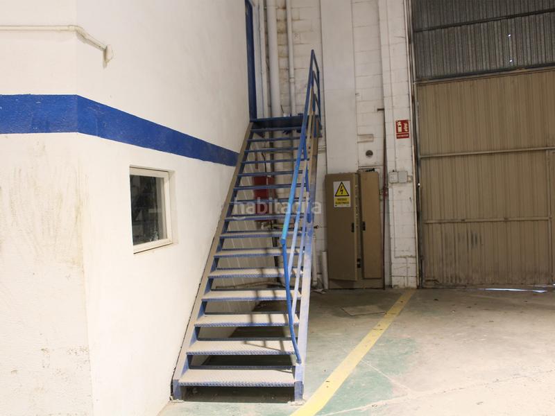 Foto 37e44347-db2b-40c1-bd62-94ba37566b3b. Rent industrial building in Mas Lluí - Els Miralls Sant Just Desvern