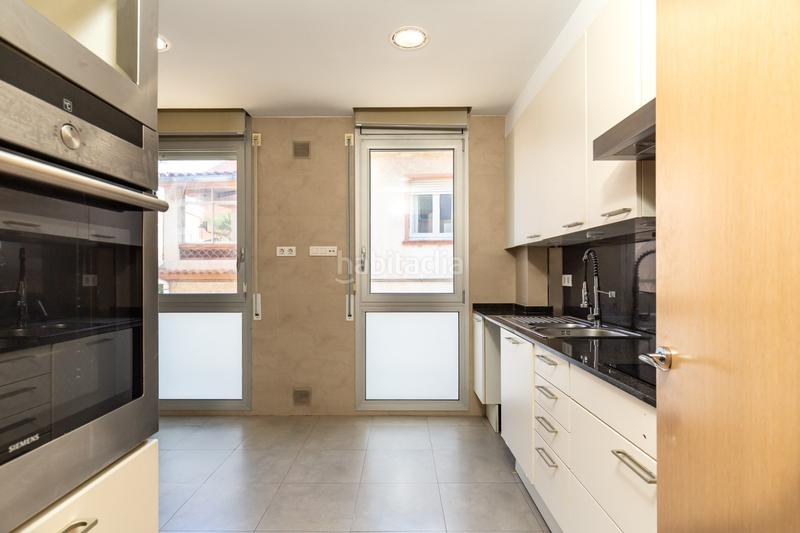 Foto 65d7c6c9-237a-4a0b-8af4-de52f3fce7fd. Location appartement avec chauffage parking dans Centre Sant Just Desvern