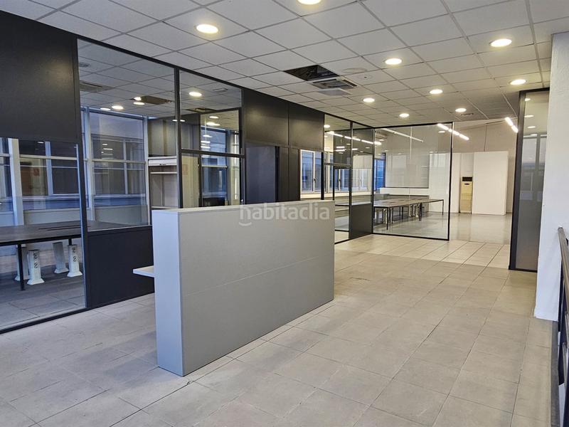 Foto 401b9f86-9c0f-4ece-819a-b2975aba0cc0. Location bâtiment à usage industriel dans Port Badalona