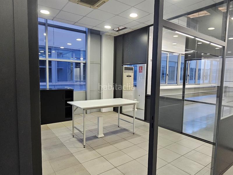 Foto 869baad5-0a3c-4360-b229-1338b1fb8ed1. Location bâtiment à usage industriel dans Port Badalona