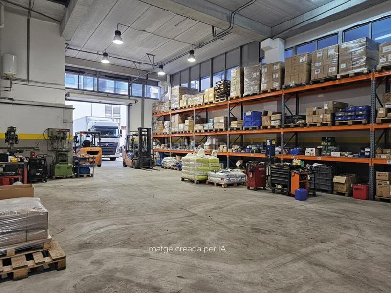 Foto b53343dd-b459-4f13-bd44-751abb4af1df. Location bâtiment à usage industriel dans Port Badalona