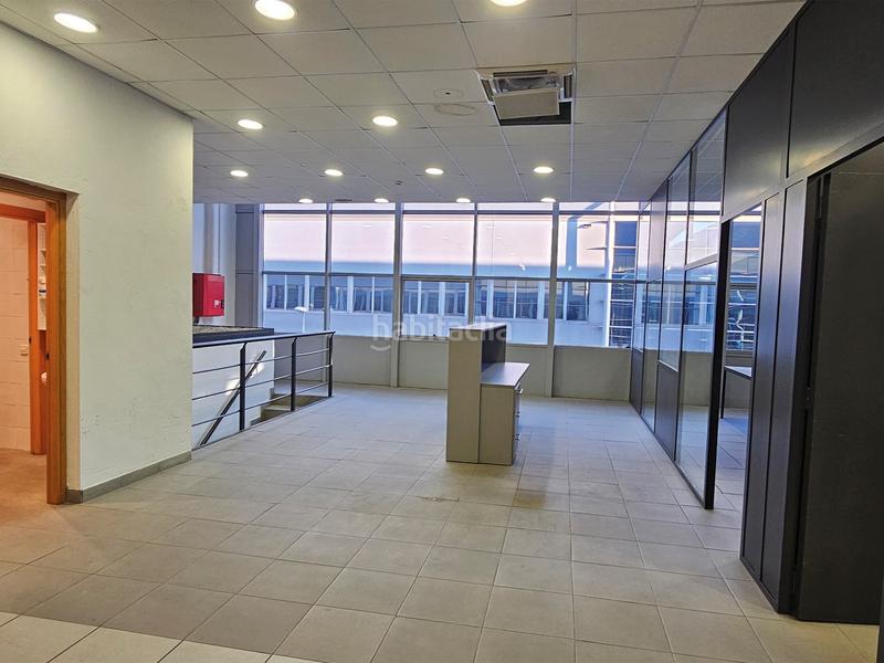 Foto c9a6b6ef-3611-4b5d-a12d-32255ffd5a75. Miete fabrikhalle in Port Badalona