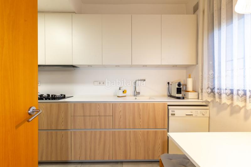 Foto 9aa9315d-ae8a-4d60-8083-ba48c8ffbc0c. Casa a schiera con riscaldamento parcheggio in Coll Favà Sant Cugat del Vallès