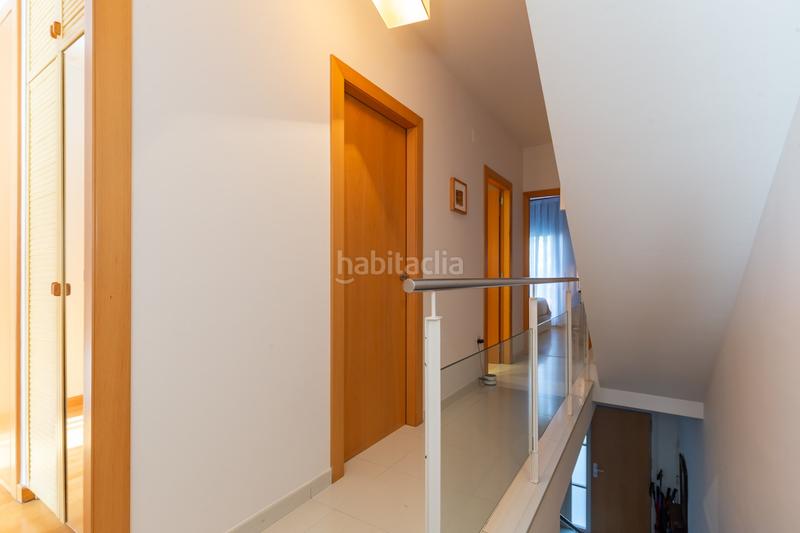 Foto 058d4b28-9414-44ce-9c44-a57ca065b937. Semi detached house with heating parking in Coll Favà Sant Cugat del Vallès