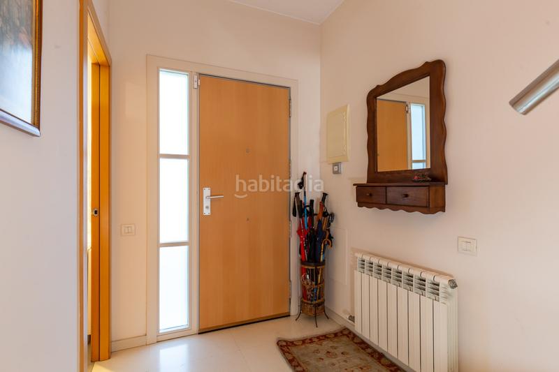 Foto a1b71fba-a17e-4b9d-acba-f14a051beb2b. Semi detached house with heating parking in Coll Favà Sant Cugat del Vallès