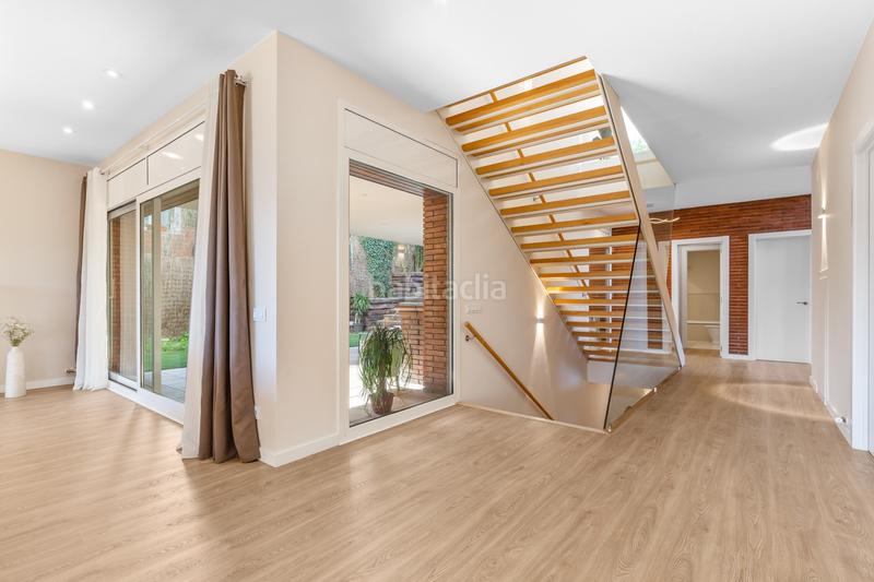 Foto 3f25357f-0810-4029-9c7d-382c2232e003. Casa amb calefacció aparcament piscina a Valldoreix Sant Cugat del Vallès