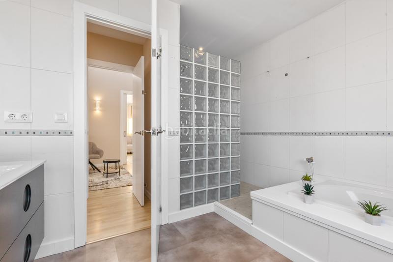 Foto c35cfe34-36d0-46d9-a00f-c155a747de78. House with heating parking pool in Valldoreix Sant Cugat del Vallès