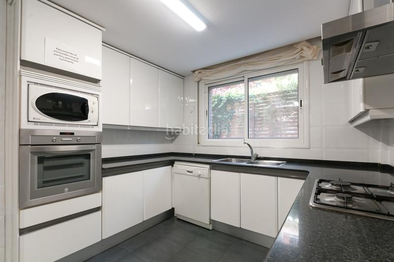 Foto 247837c4-9a3e-427d-bcf0-42386398932b. Lloguer casa adossada amb calefacció aparcament a Sant Just Desvern