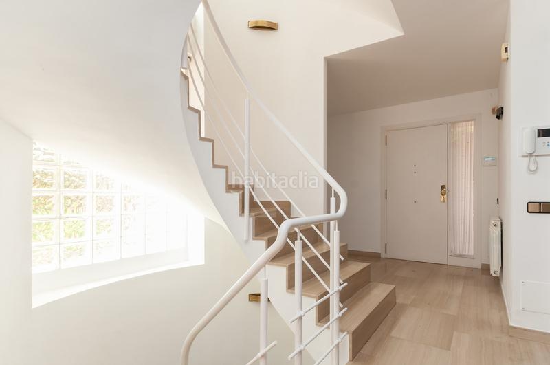 Foto 9586f78b-181f-483a-b6f9-57ed9a1f9a4a. Rent semi detached house with heating parking in Centre Sant Just Desvern