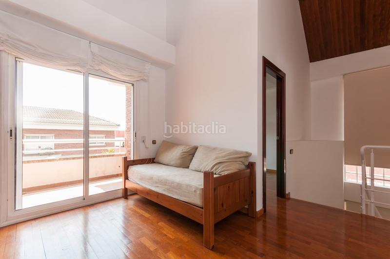 Foto a49456b0-c3fc-4fed-ac99-cb1b909e8c86. Rent semi detached house with heating parking in Centre Sant Just Desvern