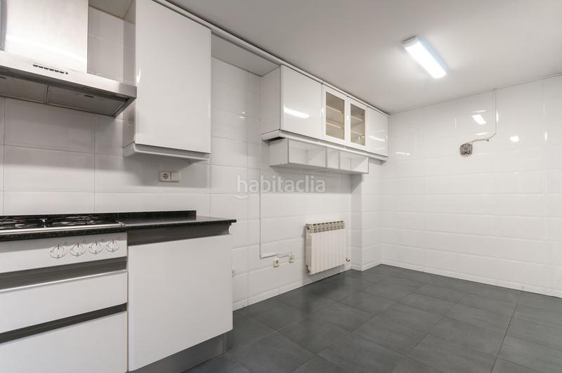 Foto c43f9095-4c53-4522-a09c-fbbdc1b679ee. Rent semi detached house with heating parking in Centre Sant Just Desvern