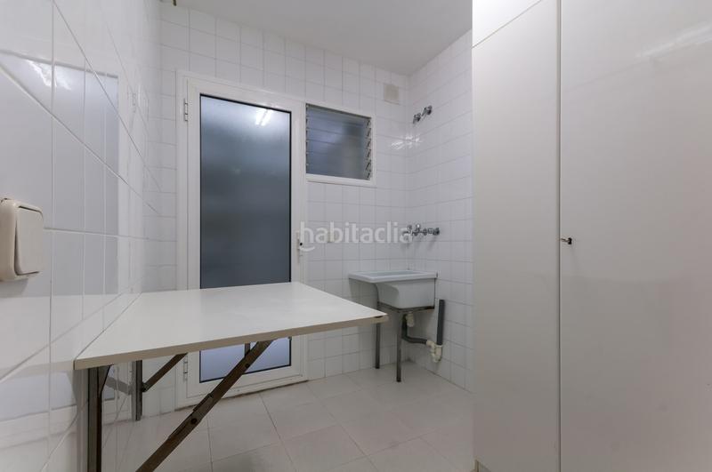 Foto efea30b8-bc97-4cf0-a0d5-32fa37548242. Rent semi detached house with heating parking in Centre Sant Just Desvern