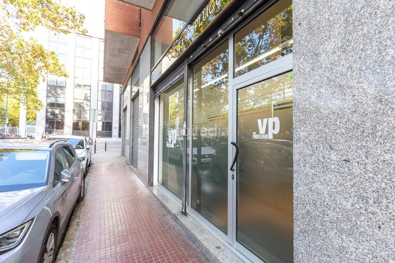 Foto aa2ab6b6-405f-4f99-a660-4398e5ec2343. Local comercial a El Gall Esplugues de Llobregat