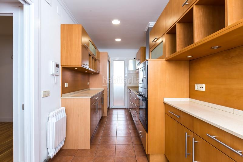 Foto 04dc2b1b-e803-4798-b4f1-f1eab633fbd4. Location appartement avec chauffage parking dans Putget - Farró Barcelona