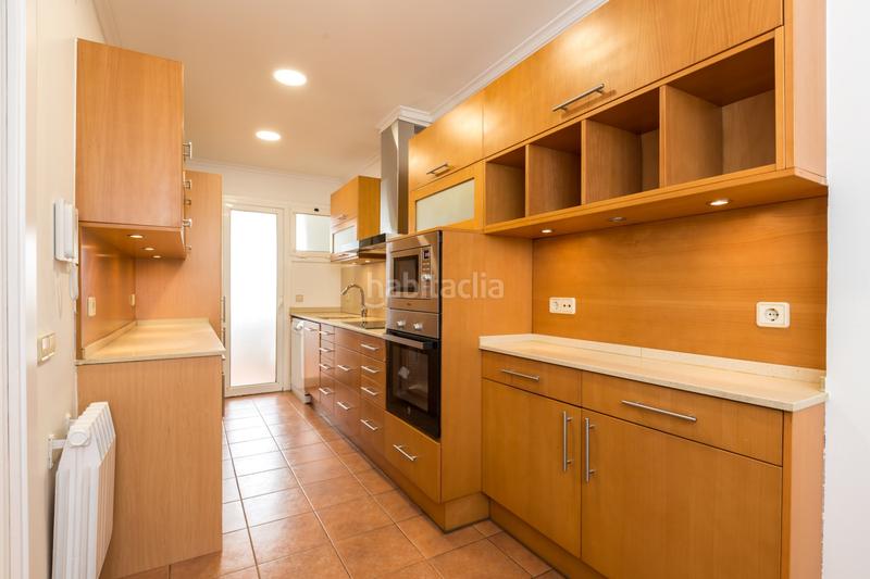 Foto 981ca79a-6457-4302-bc11-6d56b54f8f00. Location appartement avec chauffage parking dans Putget - Farró Barcelona