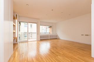 Miete Etagenwohnung  General mitre