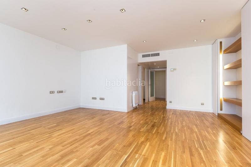 Foto bd7da594-573f-4446-ae32-e25853167cd4. Alquiler piso en Putget - Farró Barcelona