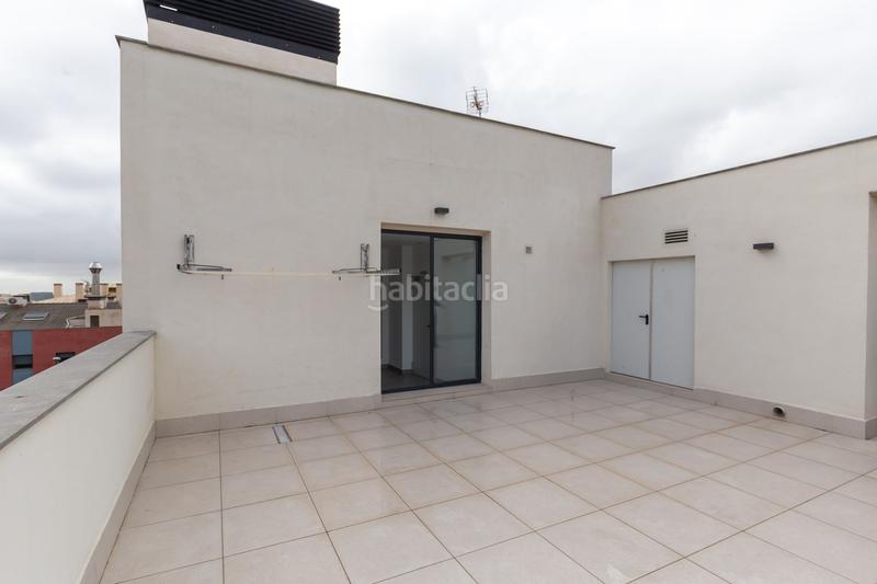 Foto 71c41489-cb11-4a94-8a76-e207e9929123. Lloguer dúplex amb calefacció aparcament piscina a Esplugues de Llobregat